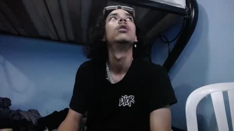 Snapshot of santiagoxxxtreme_ chatting on February 2025 03:21:02 AM Santiago online show from February 2025 03:21:02 AM