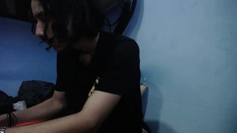 Snapshot of santiagoxxxtreme_ chatting on February 2025 07:36:02 AM Santiago online show from February 2025 07:36:02 AM