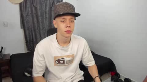 Julius Novachrono  online show from April 2026 05:32:02 AM