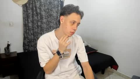 Snapshot of santiceballo chatting on June 2026 08:40:02 PM Julius Novachrono online show from June 2026 08:40:02 PM