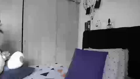 Santii online show from September 2025 01:15:02 PM