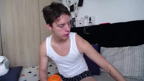 Santii online show from October 2025 01:22:01 PM