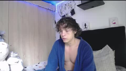 Santii online show from April 2026 02:01:02 PM