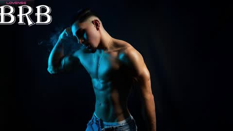 Santiago Seans online show from November 2025 08:31:01 PM