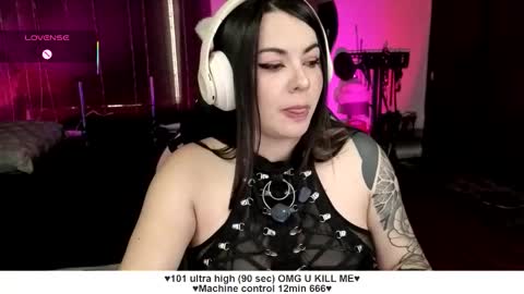 Liah Santos online show from November 2025 05:56:01 PM