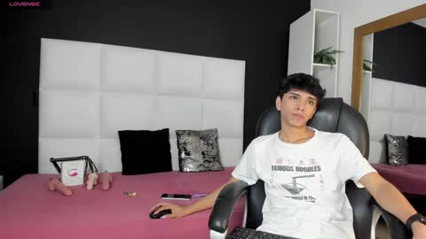 Santiago Carrington online show from December 2024 08:40:02 PM