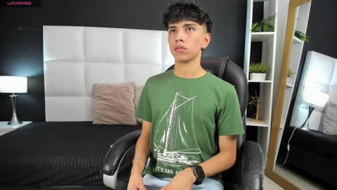 Santiago Carrington online show from December 2024 05:54:02 PM