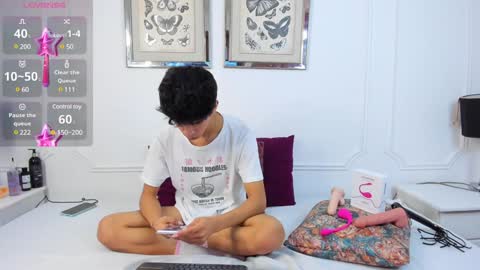 Santiago Carrington online show from January 2025 09:34:01 PM