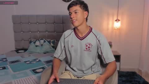 santy_stump online show from November 2025 09:03:02 PM