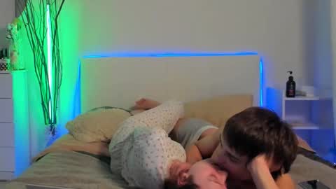 santythousand online show from February 2026 07:20:01 PM