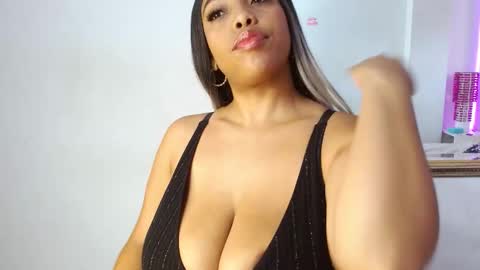 Saori Evans  online show from October 2025 10:11:01 PM