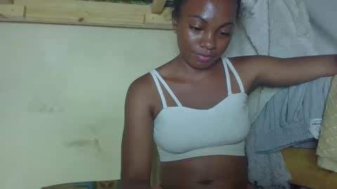 saphia online show from October 2025 05:01:01 PM