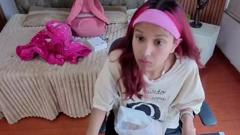 Snapshot of saphiire_ chatting on June 2026 02:32:02 PM saphi online show from June 2026 02:32:02 PM