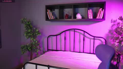 saphyralux online show from July 2026 08:46:02 PM