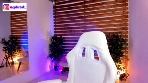 Snapshot of sapphire_venus chatting on May 2026 11:44:02 PM Valerin online show from May 2026 11:44:02 PM