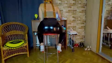 Snapshot of sara__foxy chatting on May 2026 02:27:01 AM sara foxy online show from May 2026 02:27:01 AM