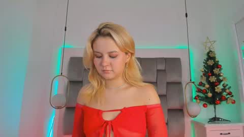 Snapshot of sara__williams chatting on December 2024 03:47:02 AM Sara online show from December 2024 03:47:02 AM