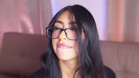 Sara  online show from January 2025 04:08:01 PM