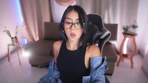 Sara  online show from February 2025 01:10:02 PM