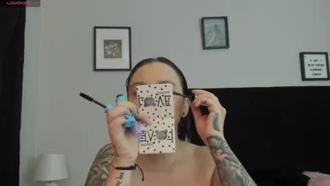 sara_b11 online show from June 2026 06:02:01 PM