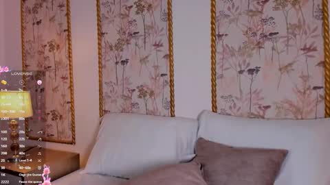 Sara online show from November 2025 08:30:02 PM