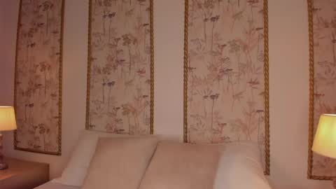 Snapshot of sara_castro24 chatting on May 2026 08:28:01 PM Sara online show from May 2026 08:28:01 PM