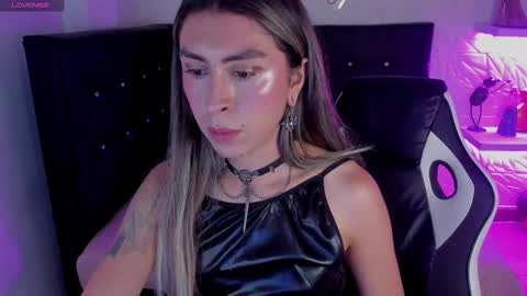 Snapshot of sara_davina chatting on January 2025 11:33:02 PM Sara Davina online show from January 2025 11:33:02 PM