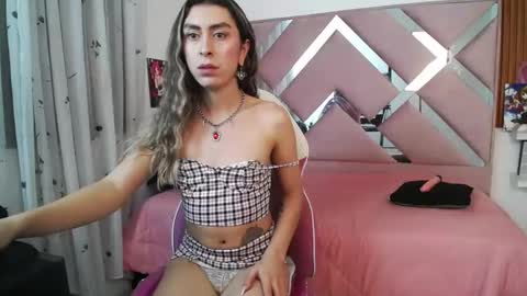 Snapshot of sara_davina chatting on January 2025 05:58:01 AM Sara Davina online show from January 2025 05:58:01 AM