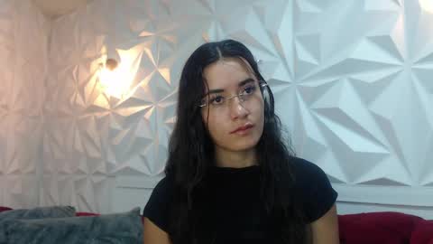 Snapshot of sara_hoffman_4 chatting on May 2026 12:00:02 PM Sara online show from May 2026 12:00:02 PM