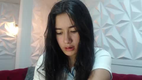 Snapshot of sara_hoffman_4 chatting on May 2026 01:07:02 PM Sara online show from May 2026 01:07:02 PM
