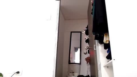 sara_johnson__ online show from October 2025 02:18:02 PM