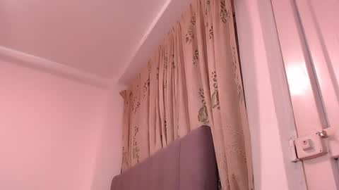 sara_johnson__ online show from April 2026 10:32:02 AM