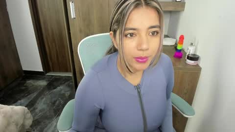 sarah  LIZCANO....... online show from June 2026 10:39:01 AM