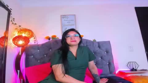 Snapshot of sara_lover06 chatting on November 2025 01:22:01 PM Sara online show from November 2025 01:22:01 PM