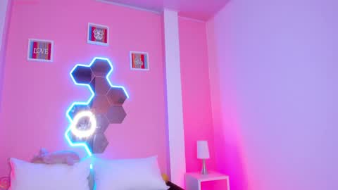 Sara  online show from February 2025 11:03:02 PM