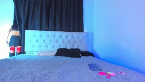 Sara  Neith online show from December 2025 06:22:01 AM