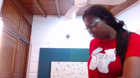 S A R A online show from November 2025 11:21:01 AM