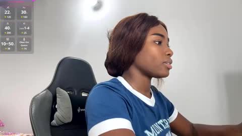 Snapshot of sara_muscle chatting on December 2024 12:20:02 AM Sara online show from December 2024 12:20:02 AM