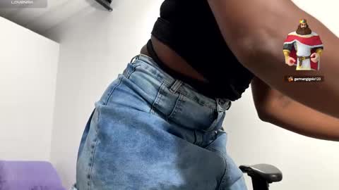 Snapshot of sara_muscle chatting on January 2025 02:06:02 AM Sara online show from January 2025 02:06:02 AM