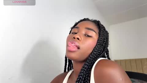 Sara online show from October 2025 11:45:02 PM