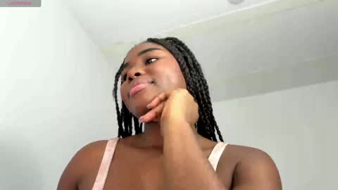 Snapshot of sara_muscle chatting on March 2026 05:46:02 AM Sara online show from March 2026 05:46:02 AM