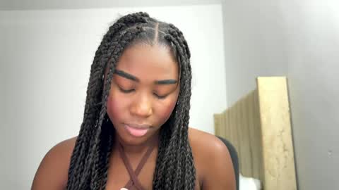 Snapshot of sara_muscle chatting on April 2026 07:00:01 PM Sara online show from April 2026 07:00:01 PM