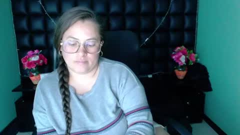 sara_thonson_ online show from December 2024 06:06:01 AM