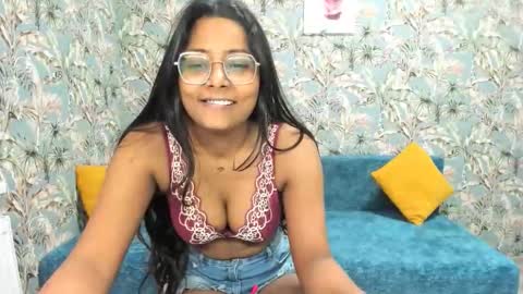 saraa_jayy online show from September 2025 06:51:01 AM
