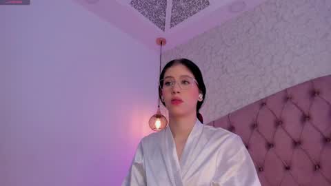 Sara  online show from May 2026 06:59:01 PM