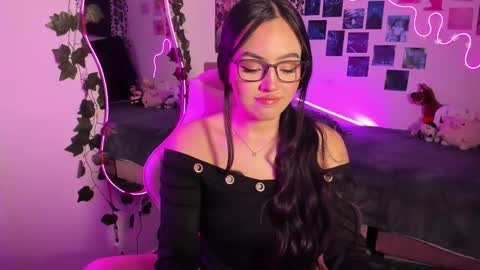 Snapshot of saraa_swett chatting on November 2025 07:14:01 PM online show from November 2025 07:14:01 PM