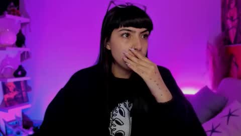 Sara online show from October 2025 10:44:01 PM