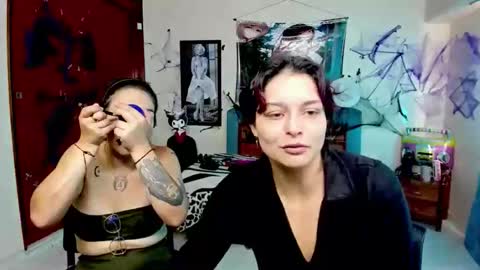 Alahia and Marilyn online show from November 2025 02:05:02 PM