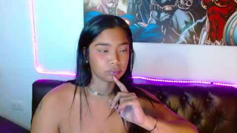 Snapshot of saraapril_1 chatting on December 2024 01:43:01 AM SARAHGIL online show from December 2024 01:43:01 AM