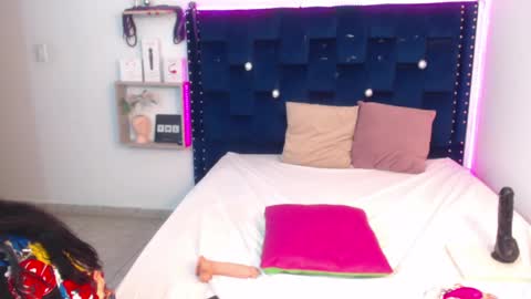 Snapshot of saraapril_1 chatting on January 2025 11:04:01 PM SARAHGIL online show from January 2025 11:04:01 PM